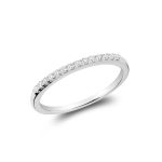 Bague demi-éternité pavée de diamants