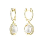 Boucles d'oreilles pendantes perles et diamants